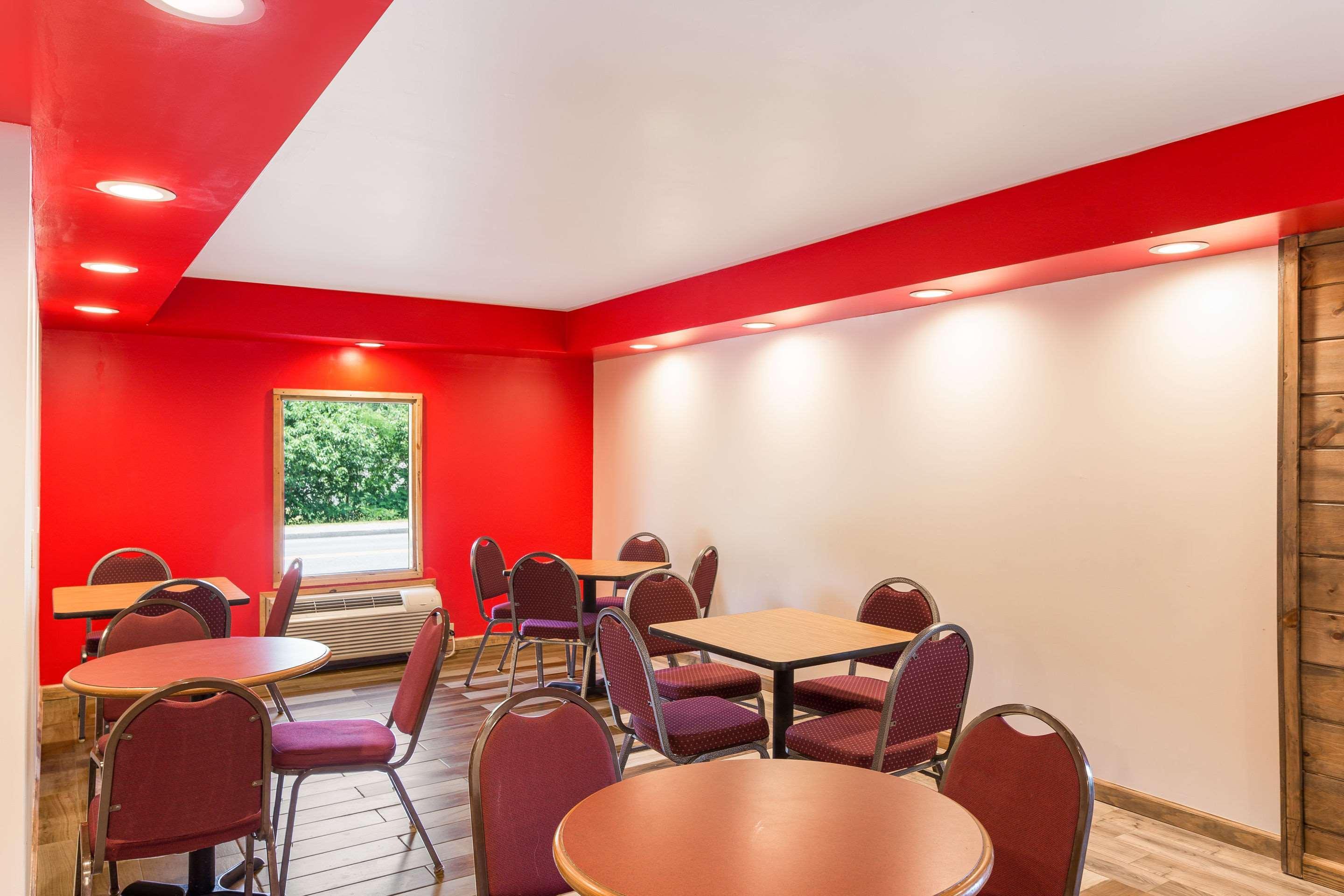 Econo Lodge Пиджен-Фордж Экстерьер фото