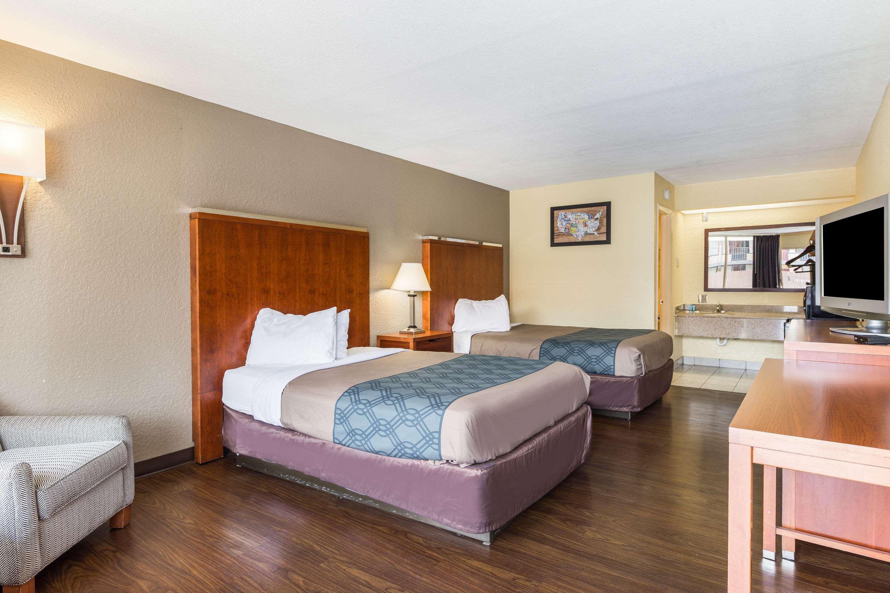 Econo Lodge Пиджен-Фордж Экстерьер фото