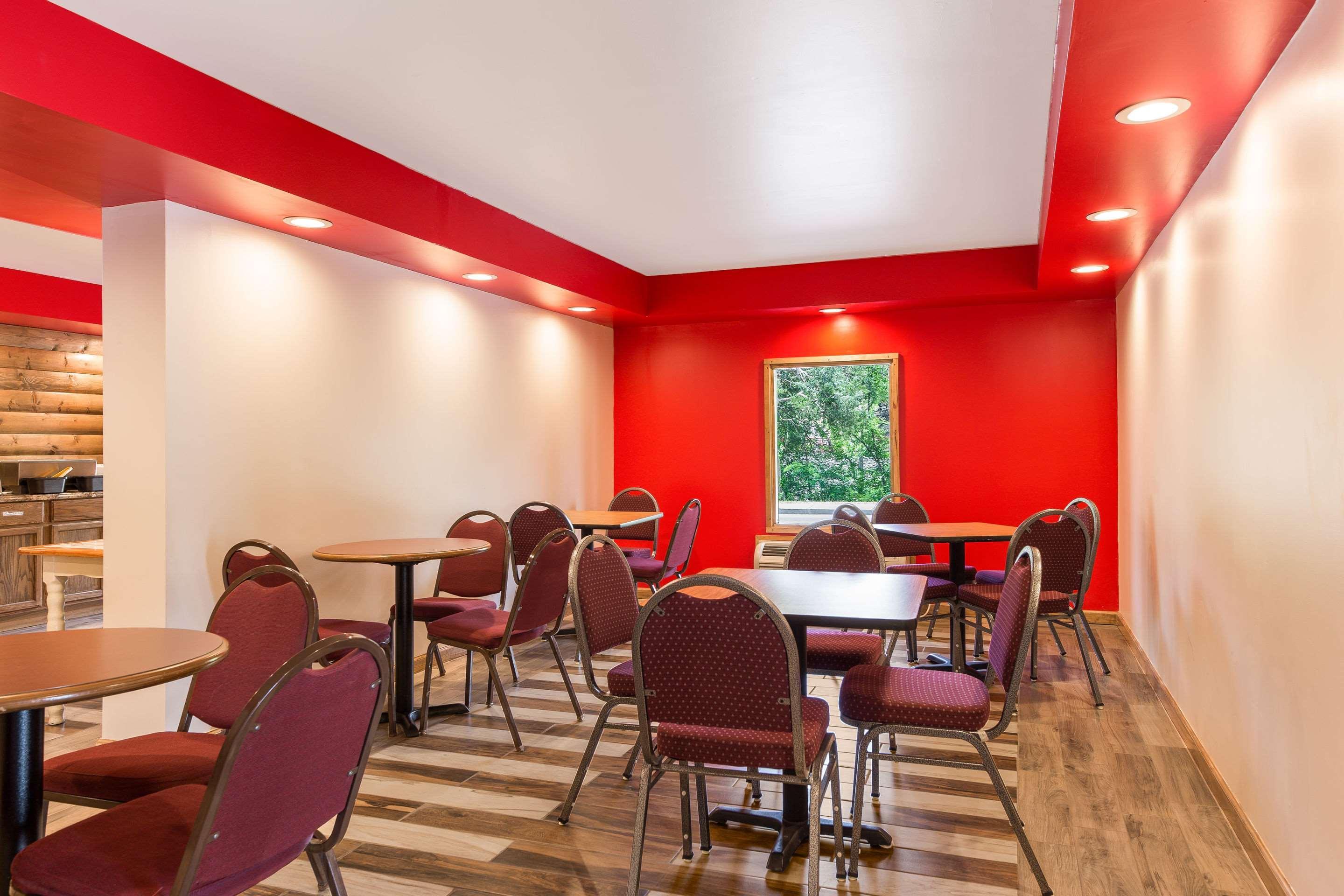 Econo Lodge Пиджен-Фордж Экстерьер фото